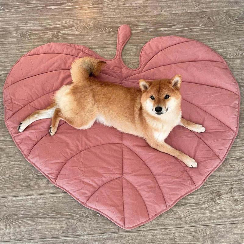 Cute Leaf Shaped Pet Mat, 1 Count Soft and Comfy Dog Sleeping Blanket, Breathable Mat for Cats Kittens